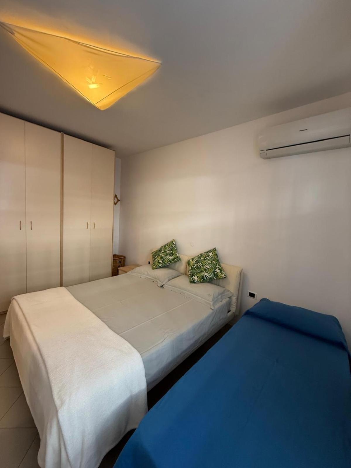 Gracious Apartment Located In The Heart Of Lignano Линяно Сабиадоро Екстериор снимка