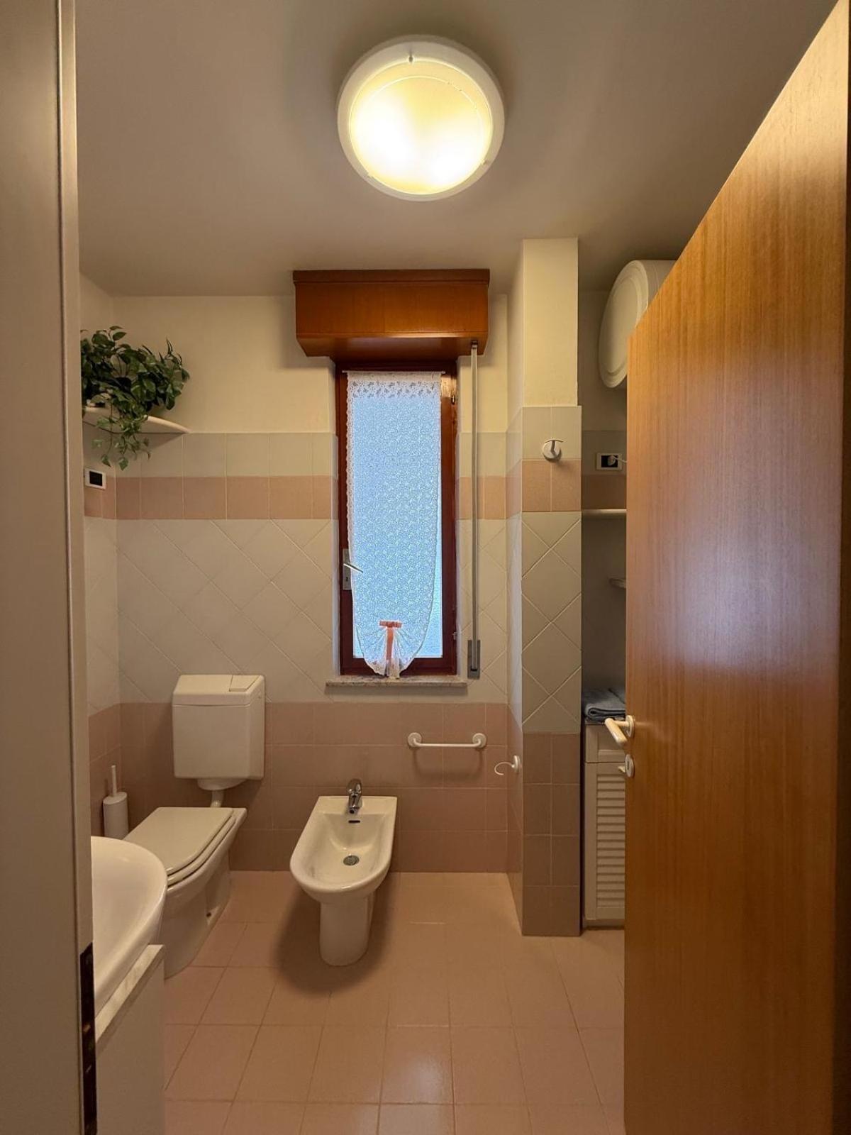 Gracious Apartment Located In The Heart Of Lignano Линяно Сабиадоро Екстериор снимка